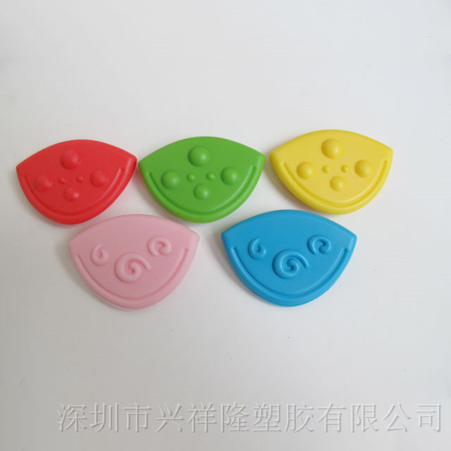 深圳市兴祥隆塑胶有限公司-A44 40×57mm 包书角牙胶