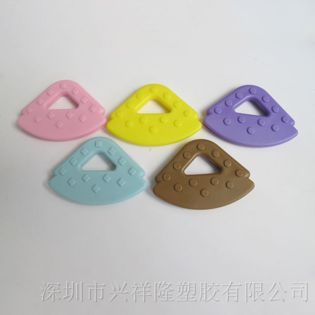 深圳市兴祥隆塑胶有限公司-A26 60×30mm 三角形牙胶